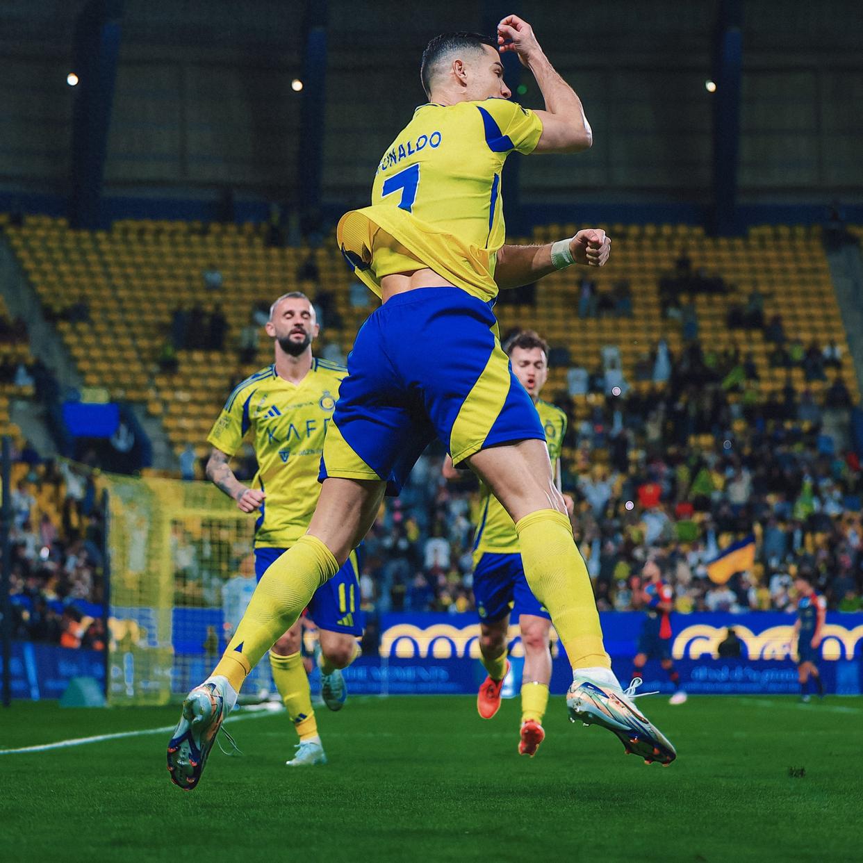 C罗巅峰对决，JackeyLove与70激战独行侠分钟，赛事规则更新胜负难料！