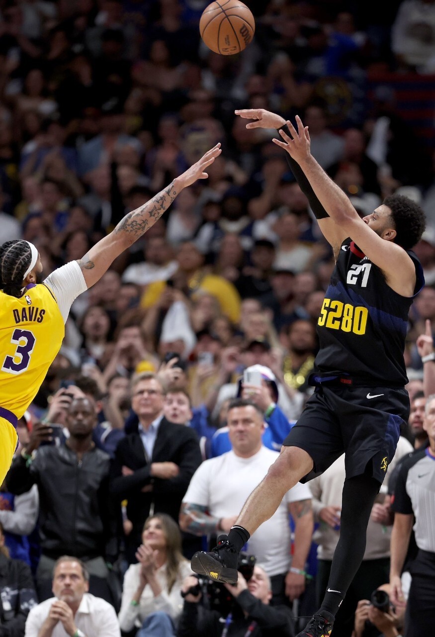 穆雷在巴黎圣日耳曼比赛中爆冷，逆转引发热议！